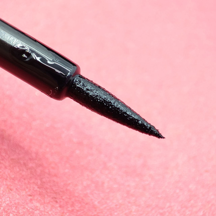 خط چشم ضد حساسیت لاوورا (LAVORA)