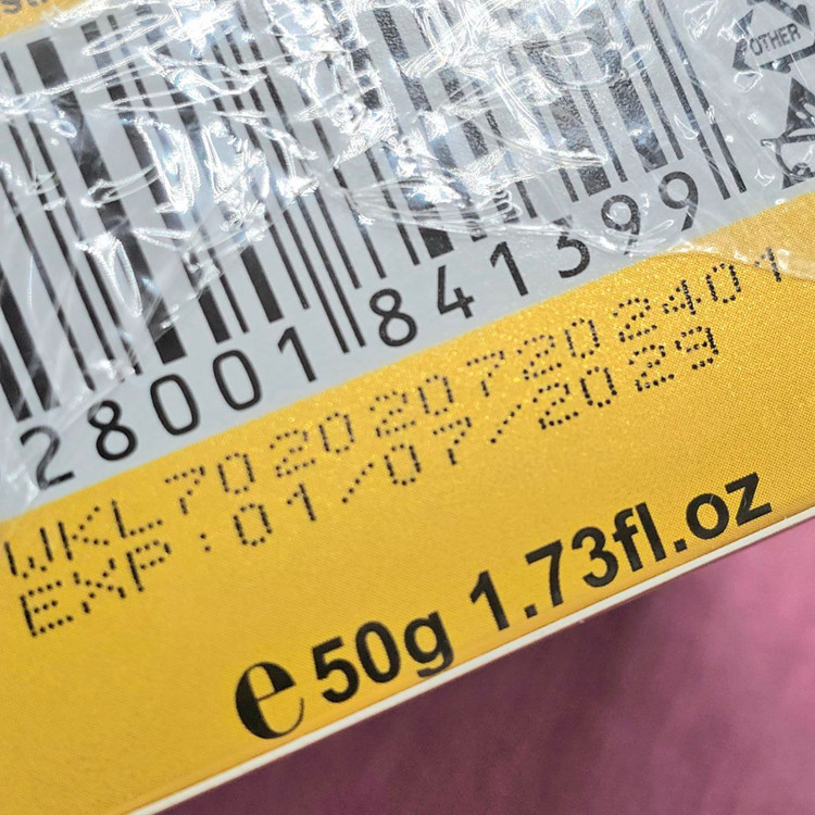 کرم سفید کننده و روشن کننده ویتامین سی وکالی