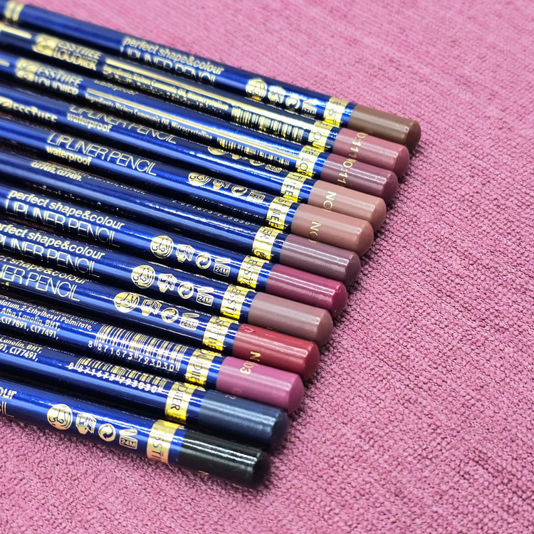 خط لب با کیفیت استی لودر Estee lauder