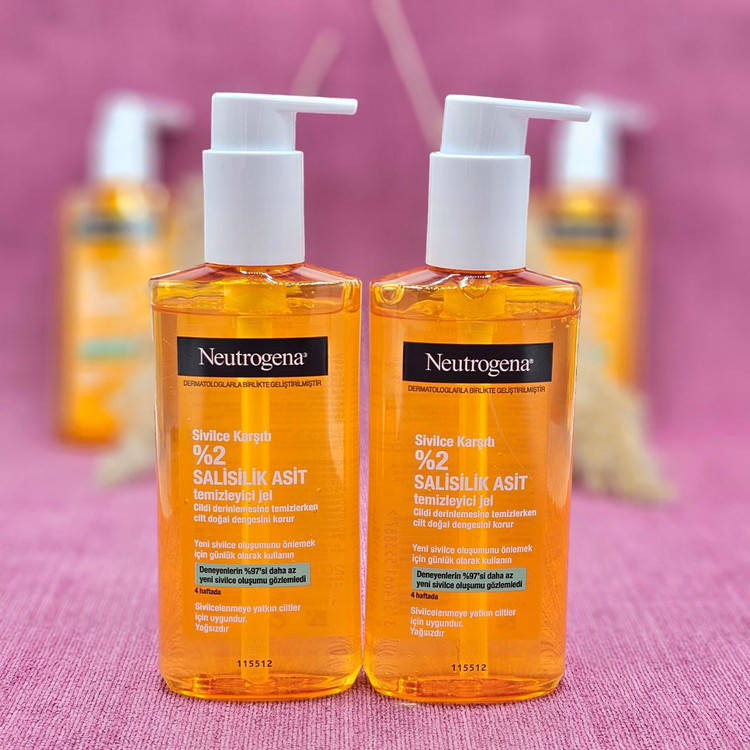 ژل شست و شوی صورت نیتروژینا