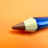 رژلب مدادی با کیفیت استی لودر سری A