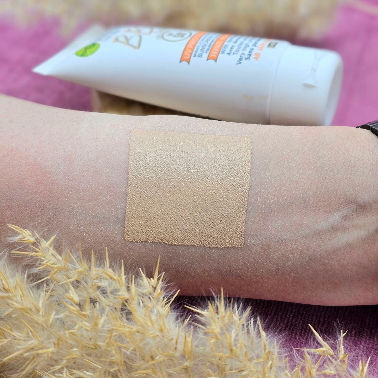 ضد آفتاب هلال طلایی بی بی گارنیر  با SPF50