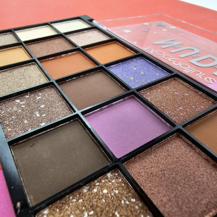 سری جدید سایه های ابر و بادی نود Nude