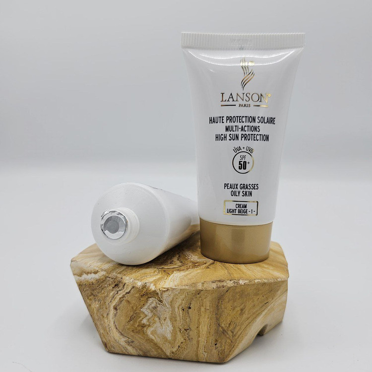 ضد آفتاب کرم پودری لانسون