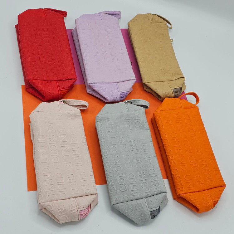 کیف لوازم آرایشی مخملی