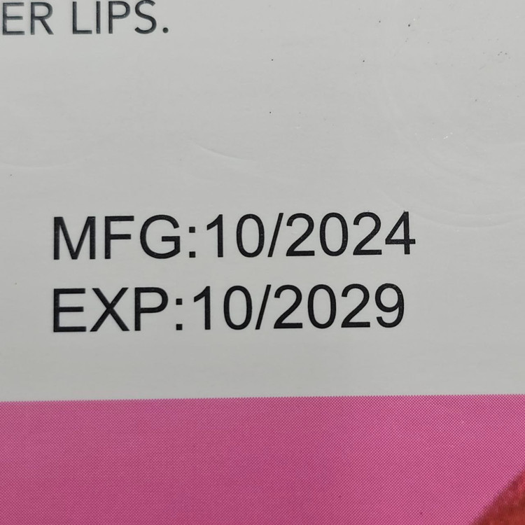 خط چشم رنگی گوزنی پنک کی