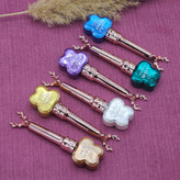 خط چشم رنگی گوزنی پنک کی