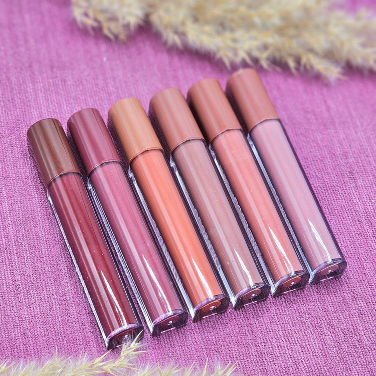 رژلب مایع کویدن رز مدل کله استوانهای