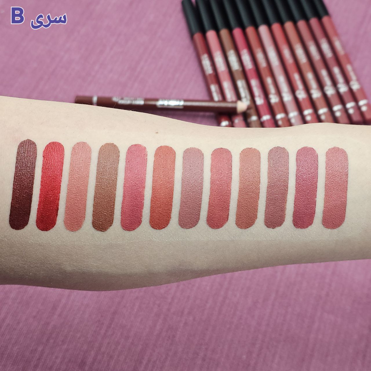 رژلب مدادی برند کالیستا