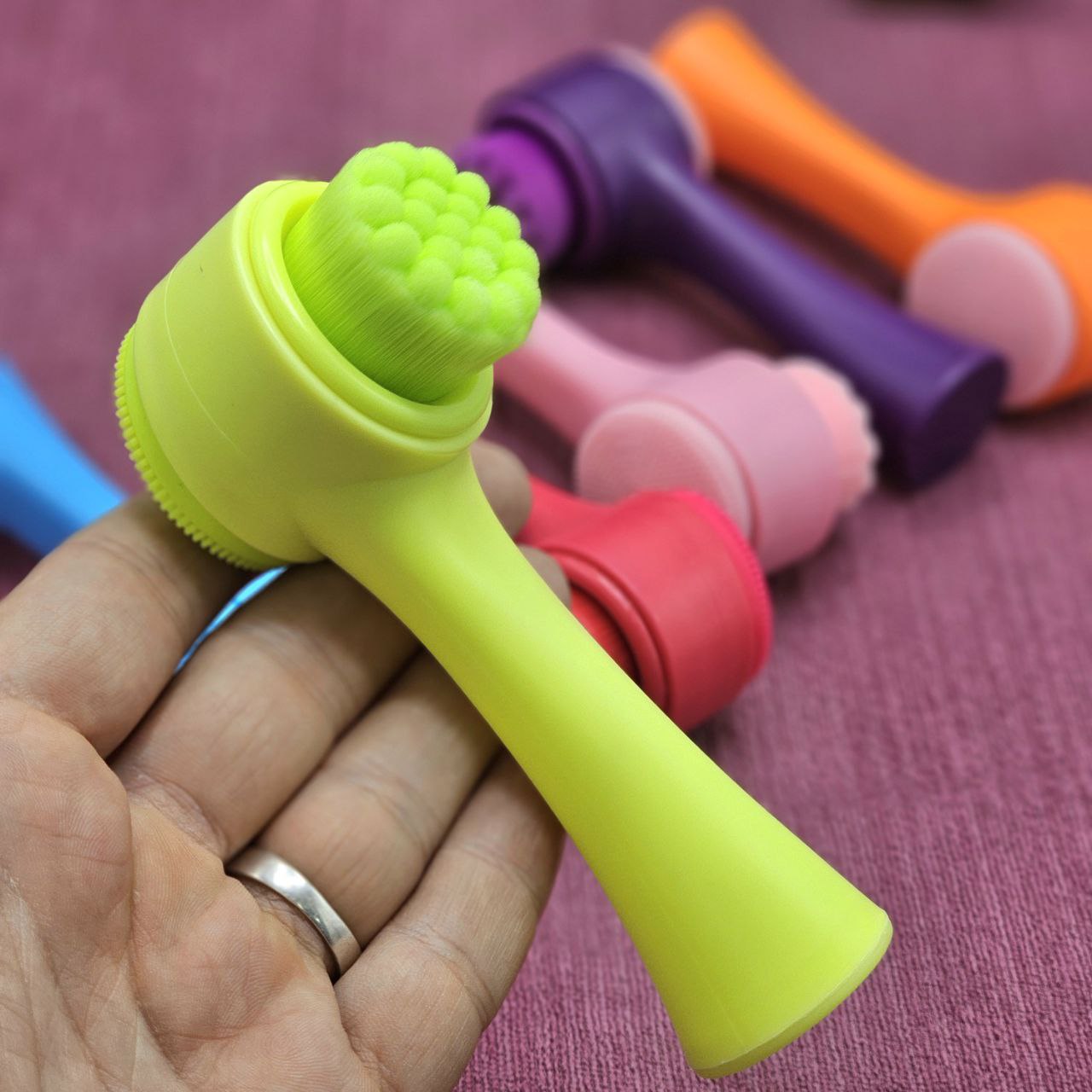 فیس براش دسته دار رنگی