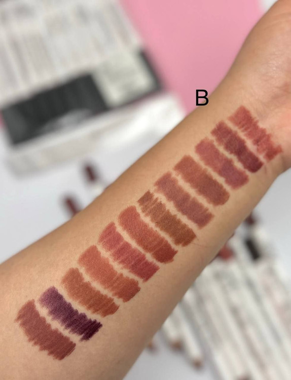 رژلب مدادی مخملی برند مودا