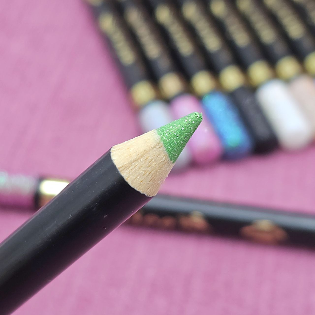 سایه چشم مدادی شاین دار نایس