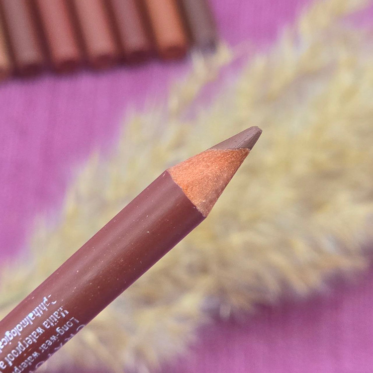 خط لب مات برند ویولت