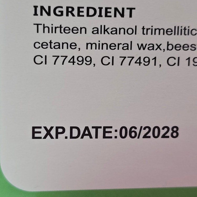 لیپ گلاس و برق لب آلوورا