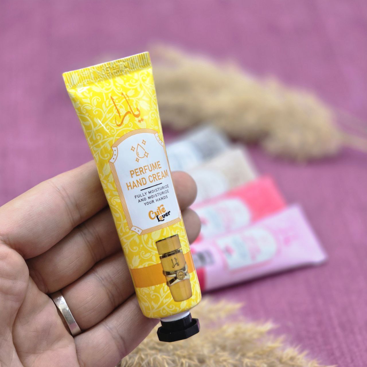 کرم پنج قلو رایحه ادکلن برند یارا