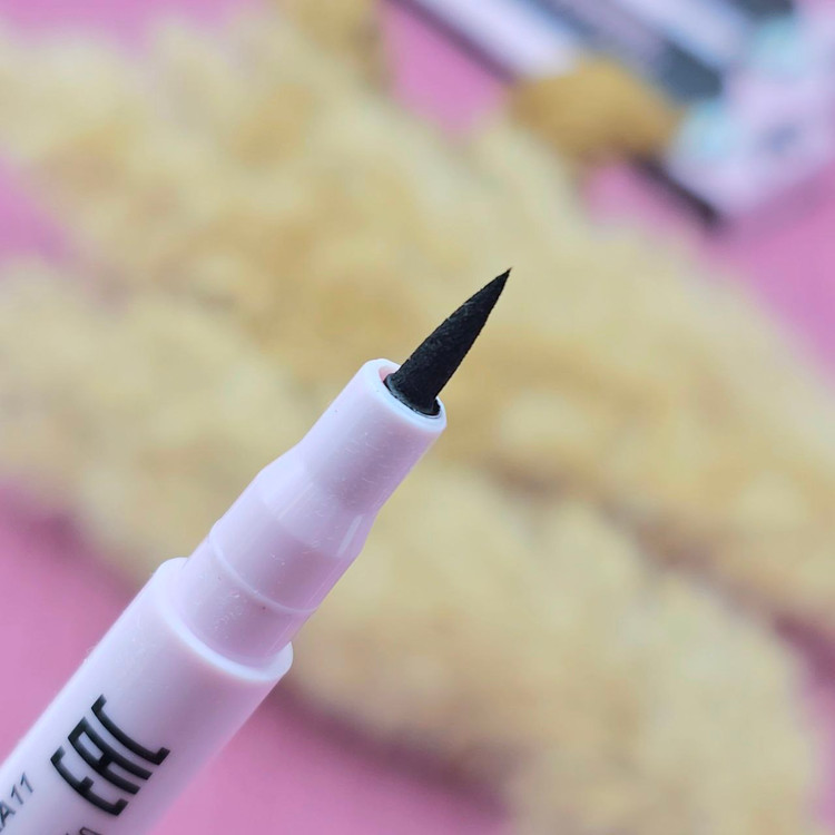 خط چشمی ماژیکی برند رامش