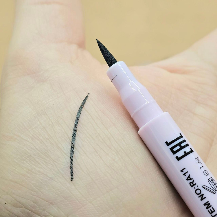 خط چشمی ماژیکی برند رامش