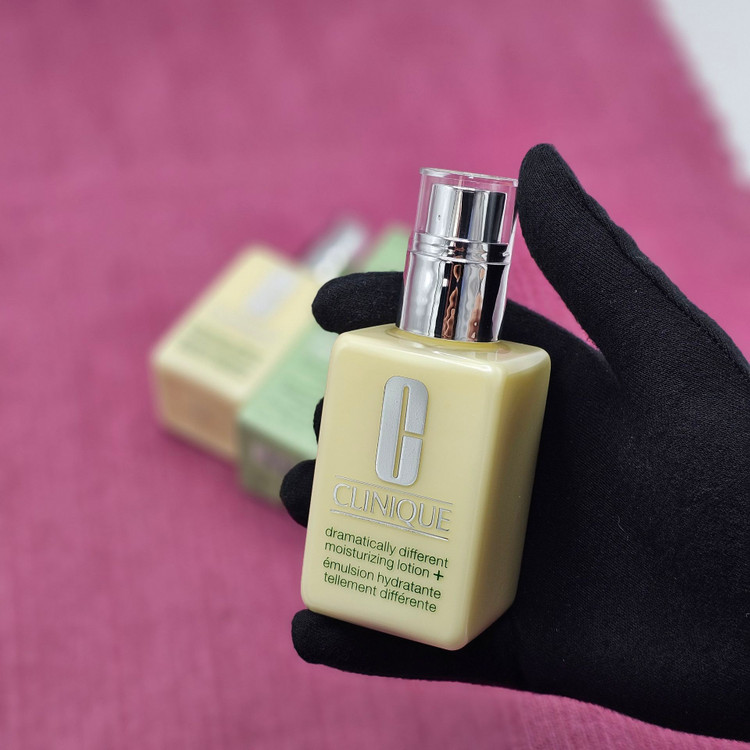 ژل مرطوب کننده و آبرسان کلینیک