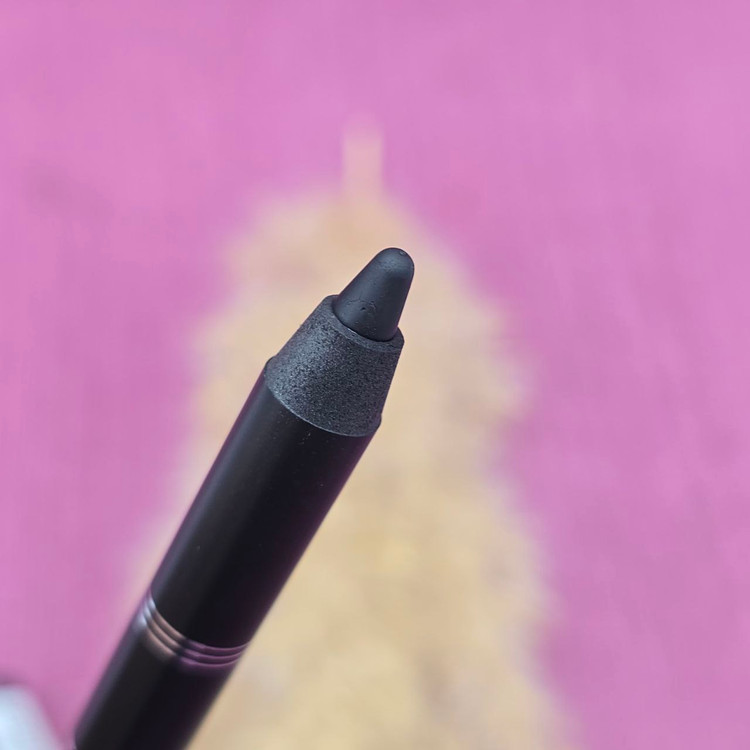 مداد چشم ضدآب نوک شمعی برند ویولا